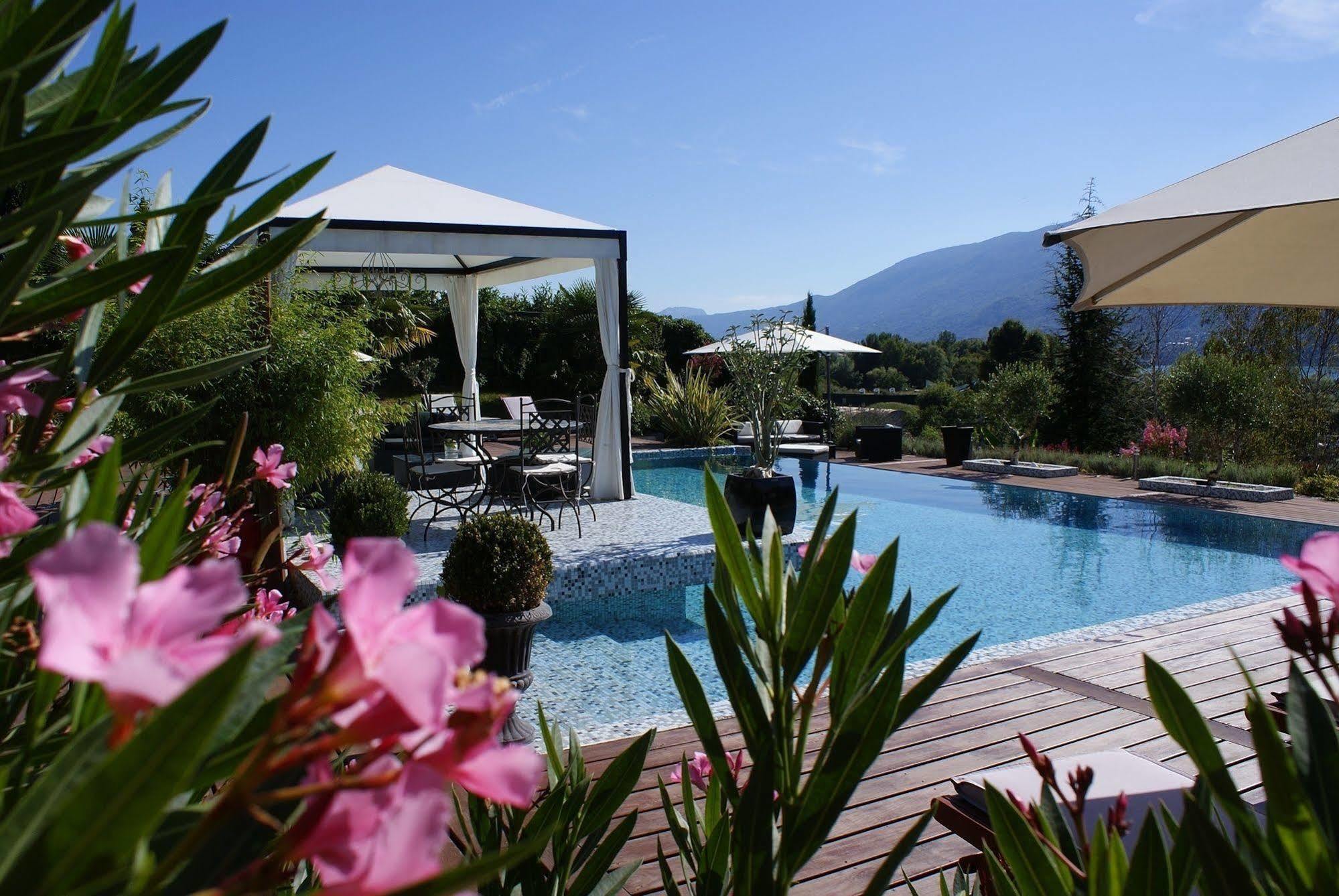 Les Suites Du Lac Aix-les-Bains Exterior photo